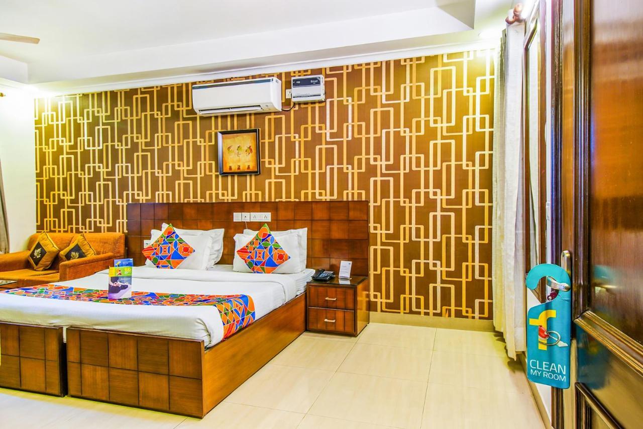 Fabhotel Signature Plaza Нью-Дели Экстерьер фото